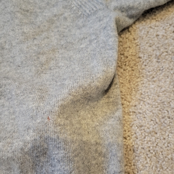 Theory Men's 100% Cashmere Reiser o 3 V-Neck Sweater **FLAWED** - Picture 10 of 14